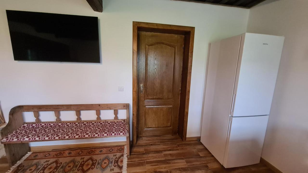 Casa Bunicilor Din Oncesti Villa Exteriör bild