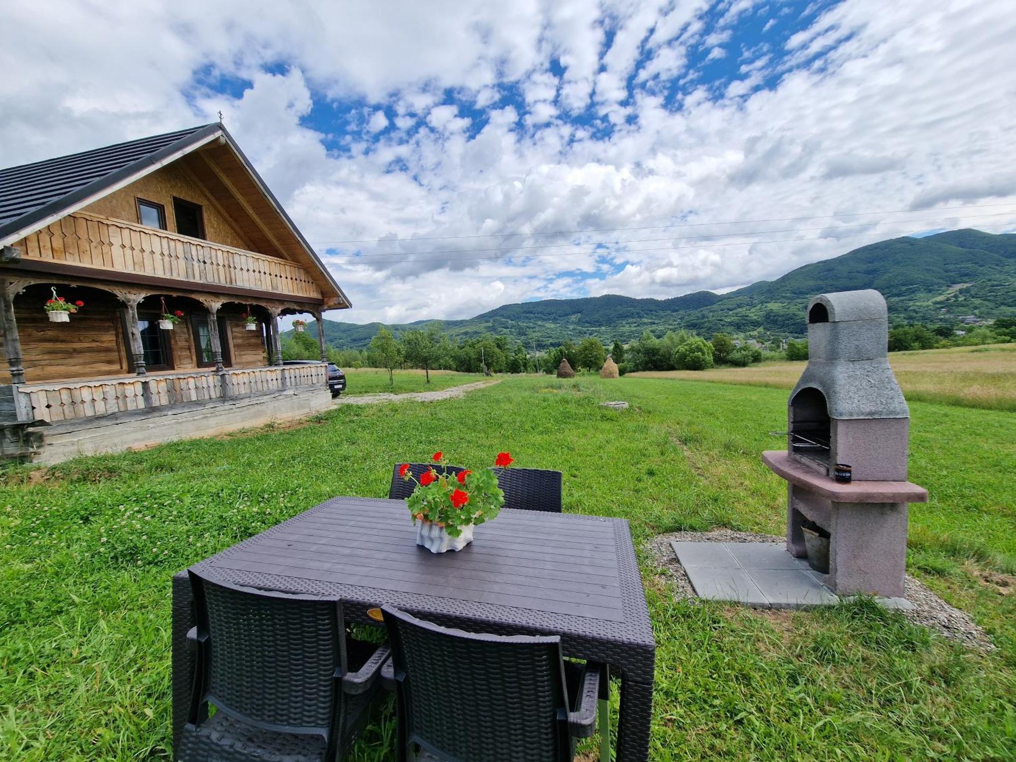 Casa Bunicilor Din Oncesti Villa Exteriör bild